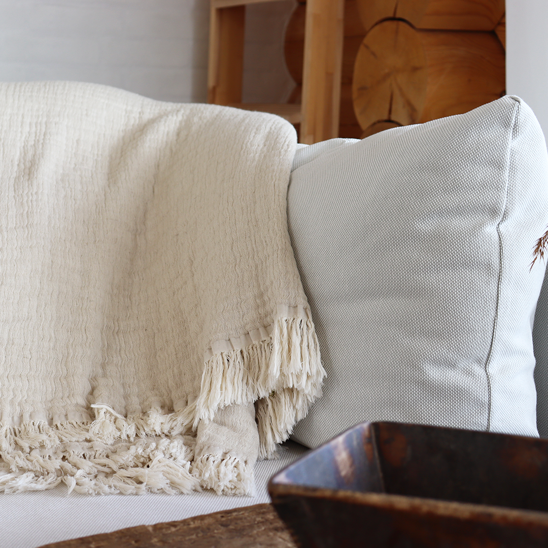 Why a Beautiful and Cozy Sofa Blanket is Essential for Your Home