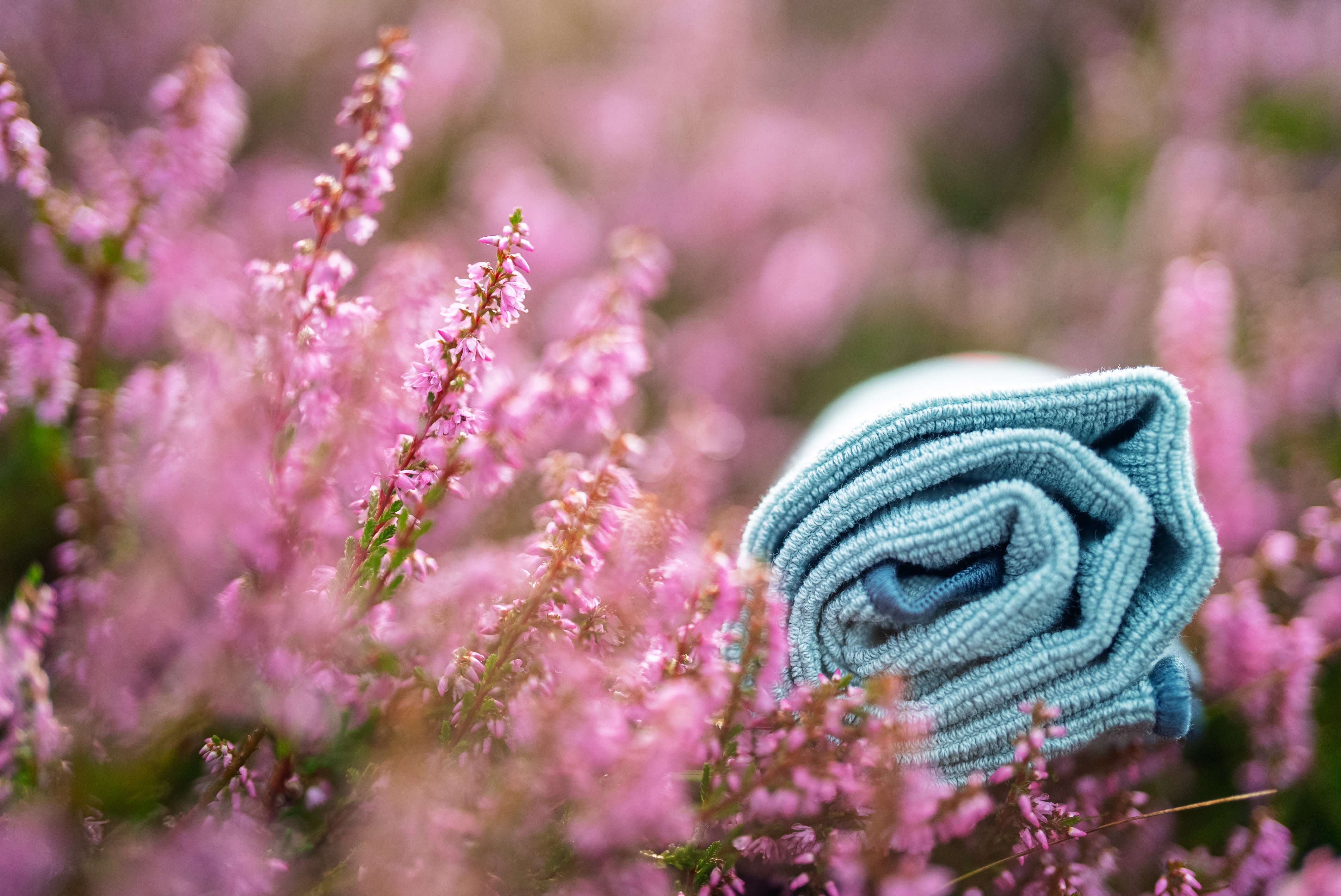 Miljøvenligt håndklæde i bomuld der sparer vask og energi